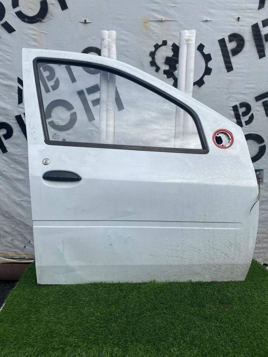 Дверь передняя правая Renault Logan