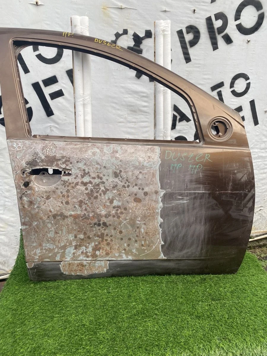 Дверь передняя правая  Renault Duster