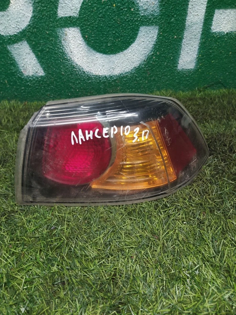 В наличии: Фонарь правый на Mitsubishi Lancer X