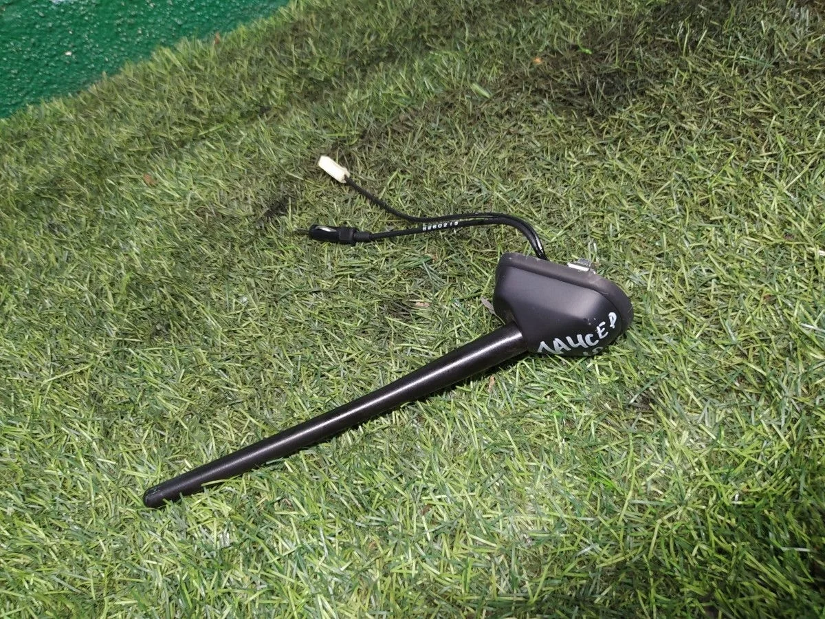 Антенна Mitsubishi Lancer 10