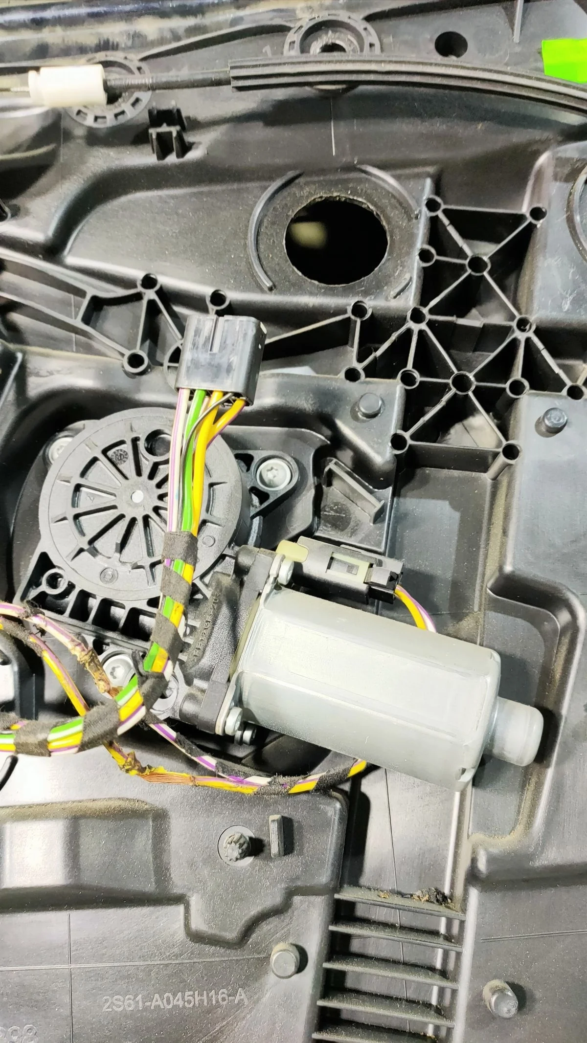 Стеклоподъемник электр. передний правый Ford