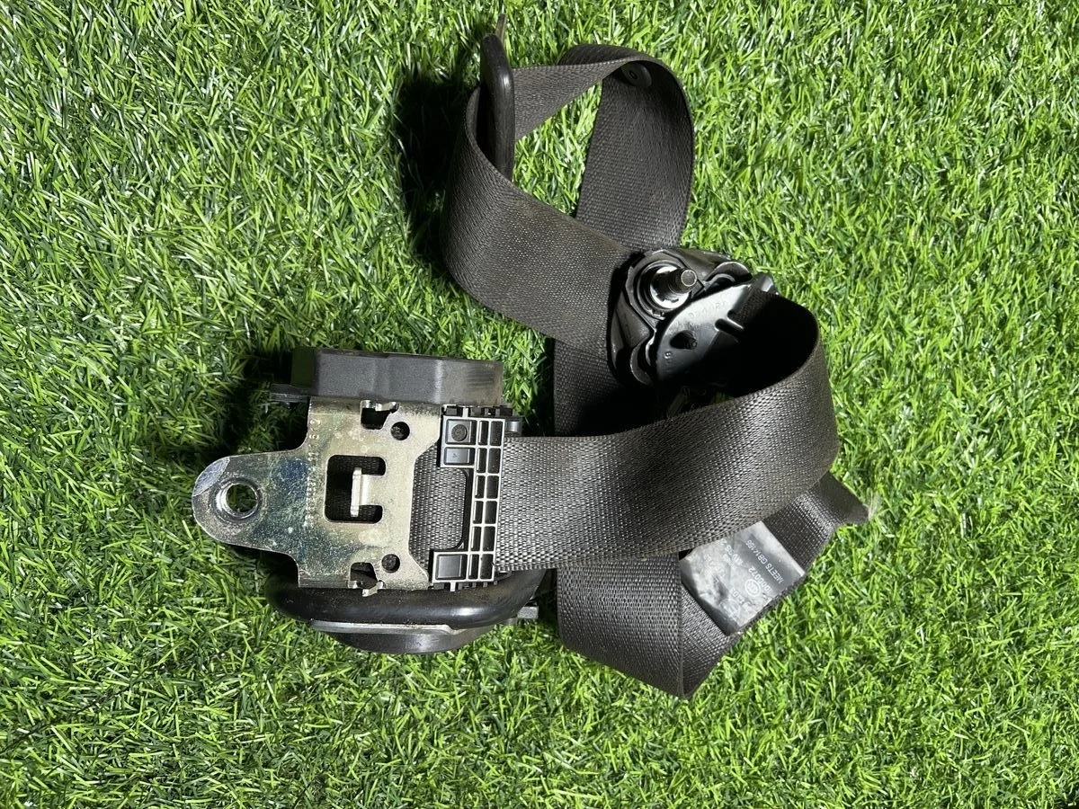 Ремень безопасности Opel Astra J