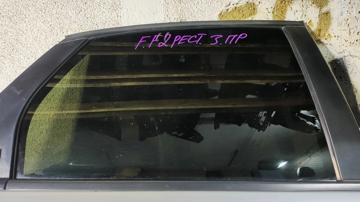 Стекло двери задней правой Ford Focus (II) II