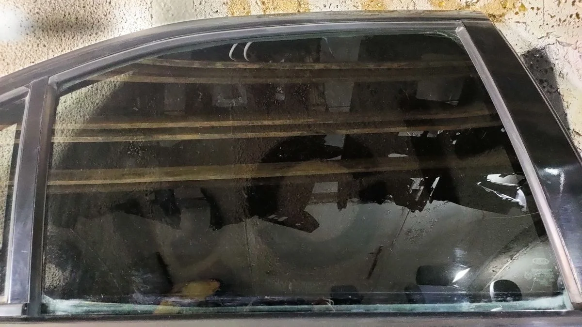 Стекло двери задней правой Ford Mondeo (3) III