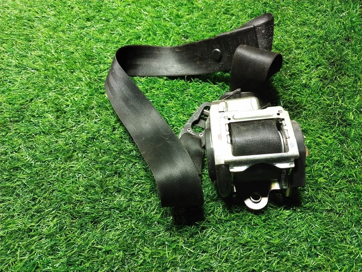 Ремень безопасности Audi A4 (B7) III