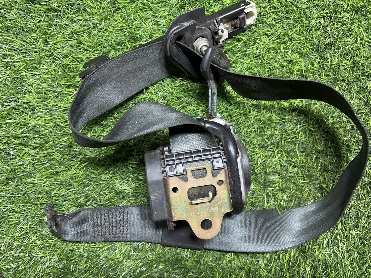 Ремень безопасности Audi A6