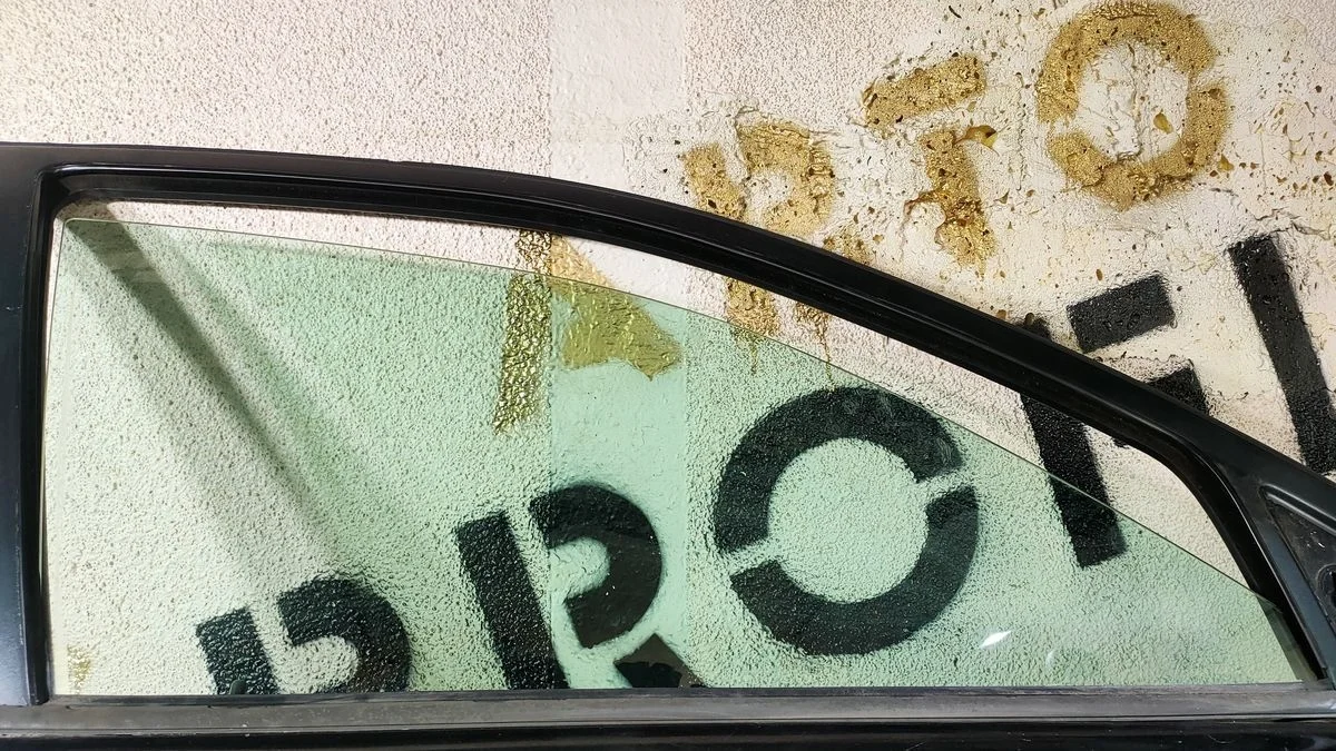 Стекло двери передней правой Volvo S80 I