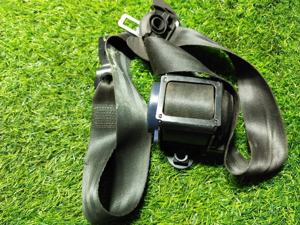 Ремень безопасности Volkswagen Polo (Mk5) V