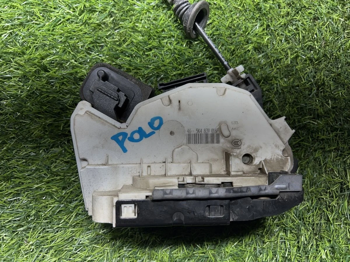 Замок двери задней Volkswagen Polo