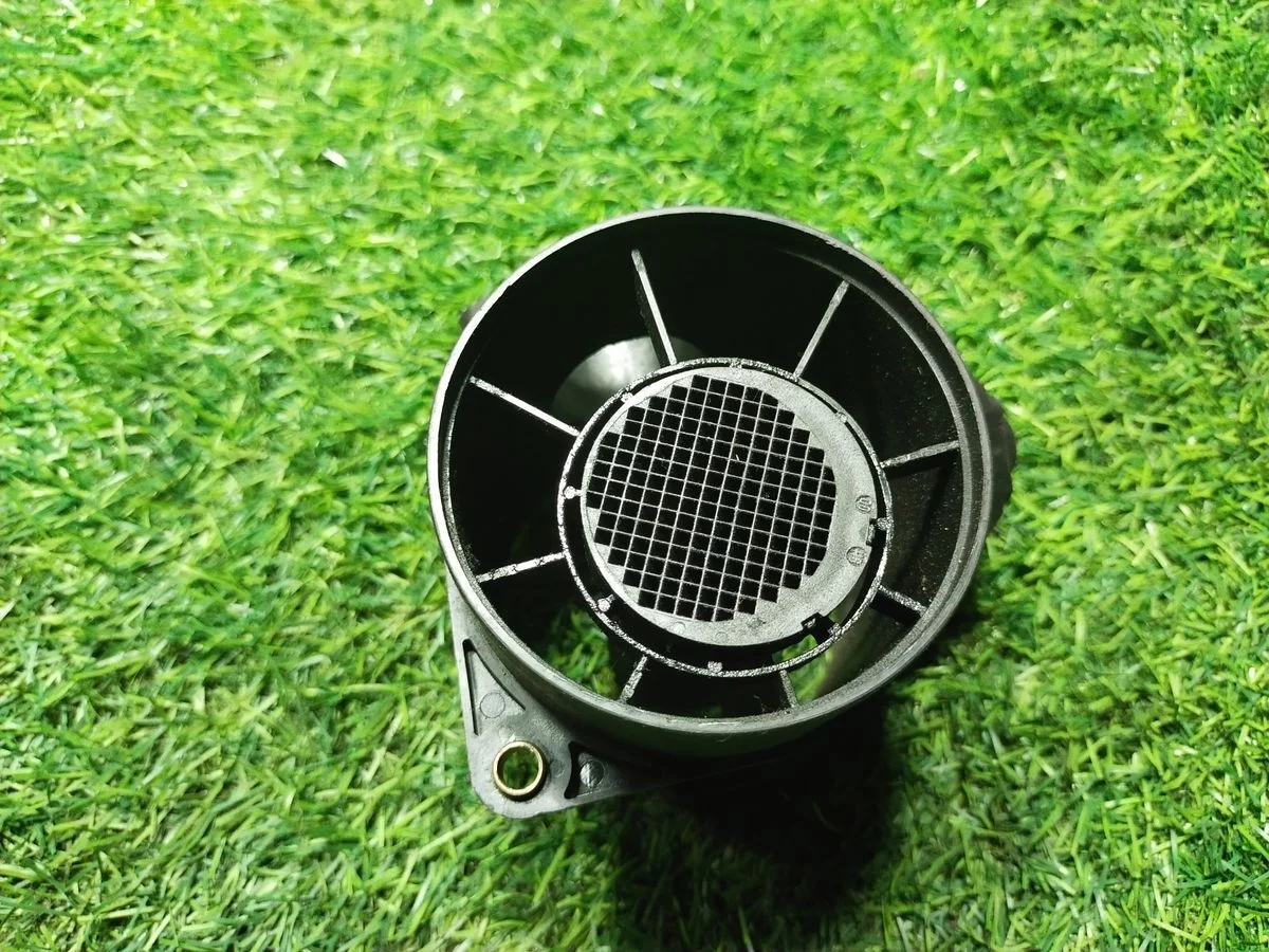 Датчик расхода воздуха Mercedes-Benz C-Class W203