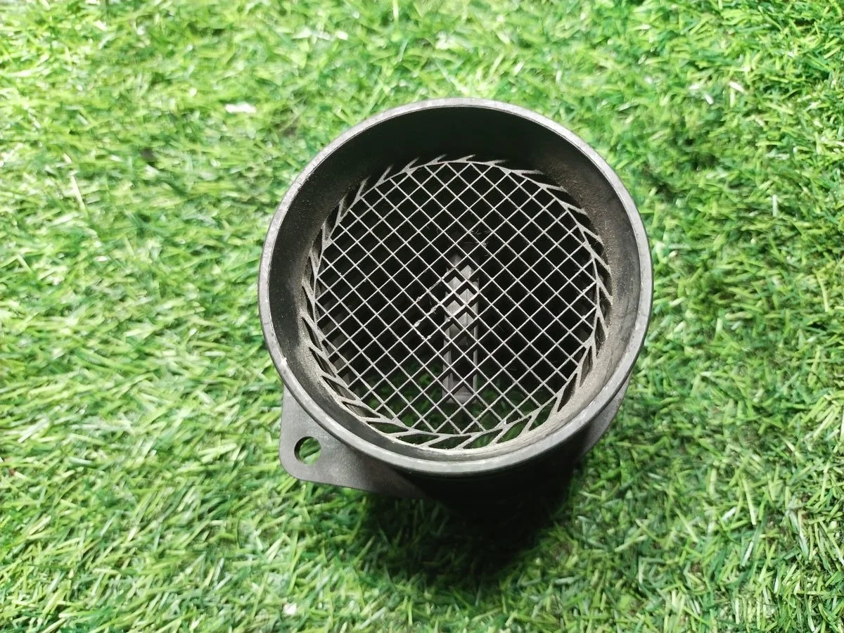 Датчик расхода воздуха Volkswagen Passat (B7) VII