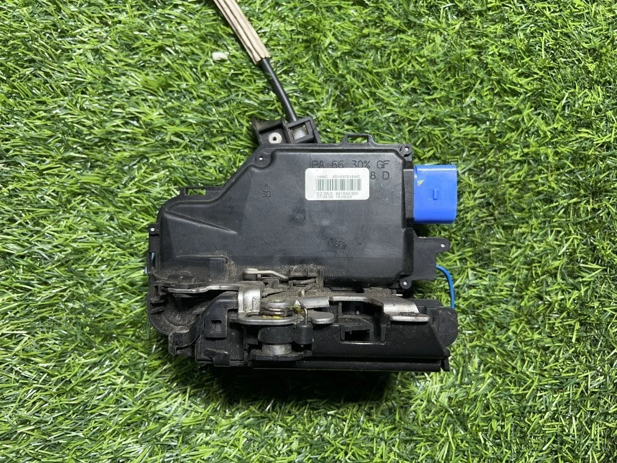 Замок двери Skoda Octavia