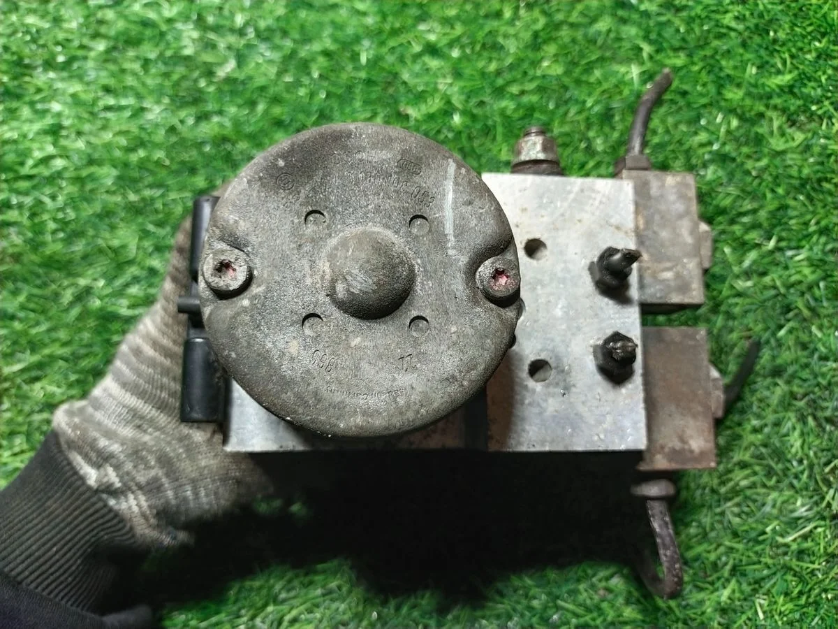 Блок ABS Volkswagen Passat (B5) V