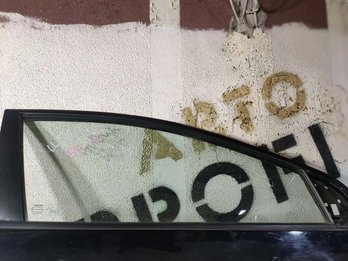 Стекло двери передней правой Honda Civic (FD) VIII