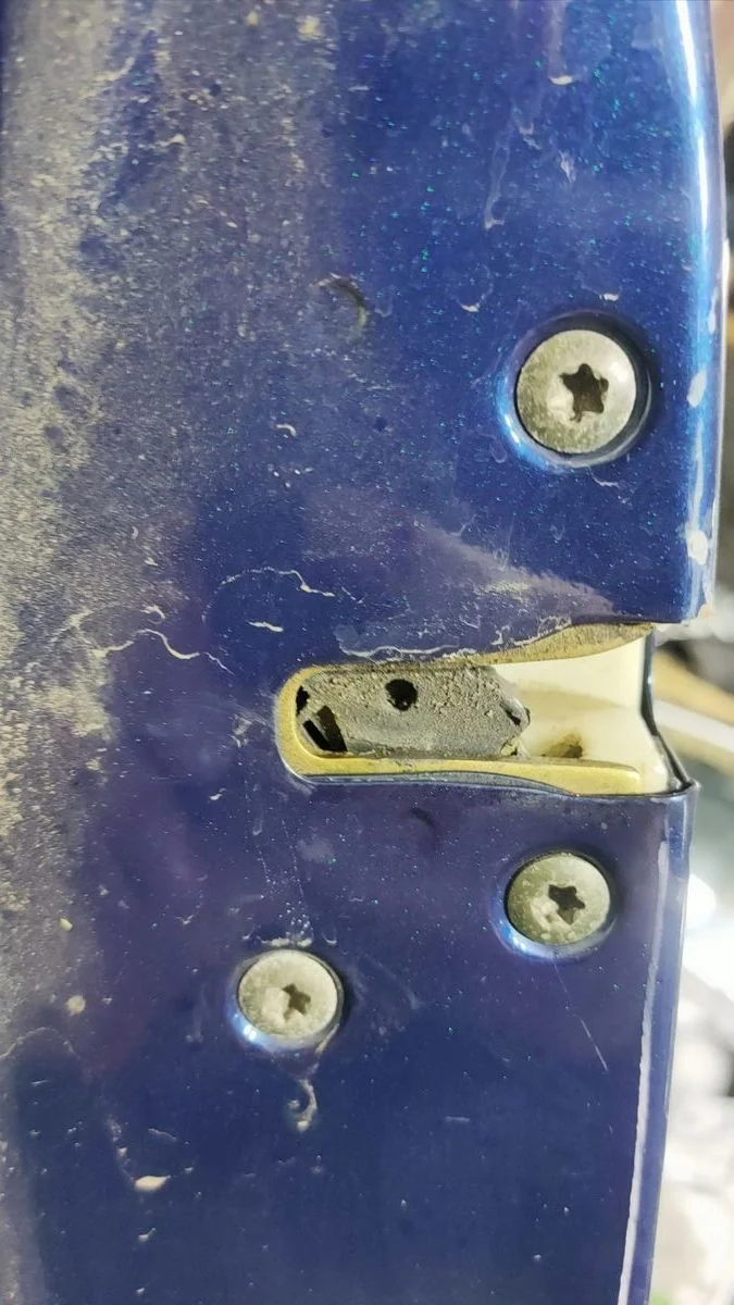 Замок двери задней левой Mitsubishi Lancer IX