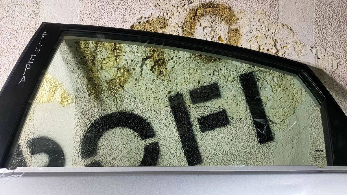 Стекло двери задней левой для Nissan Almera III