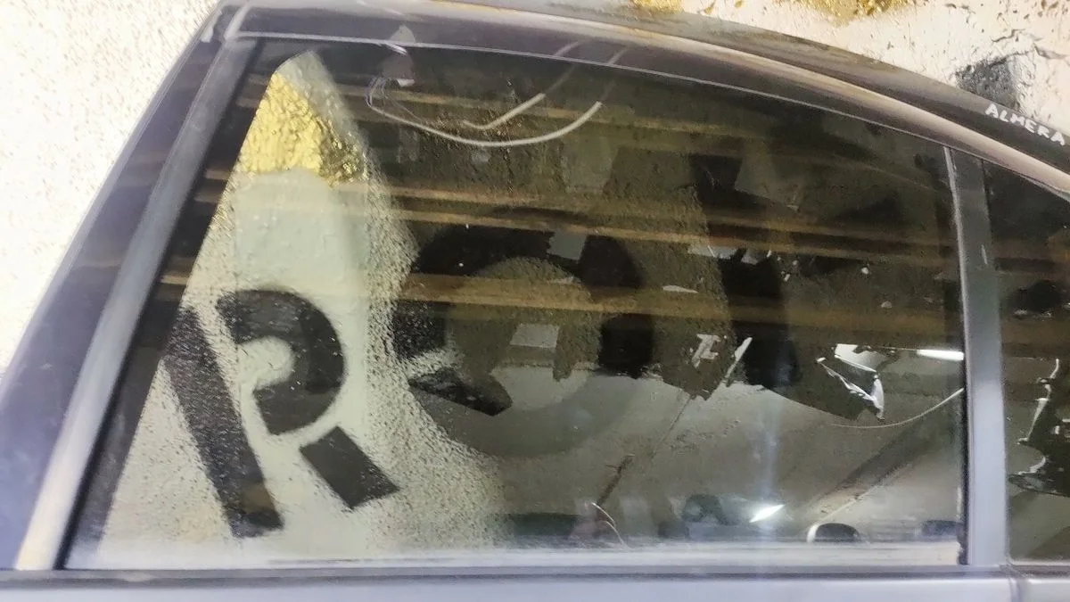 стекло задней левой двери Nissan Almera Classic I