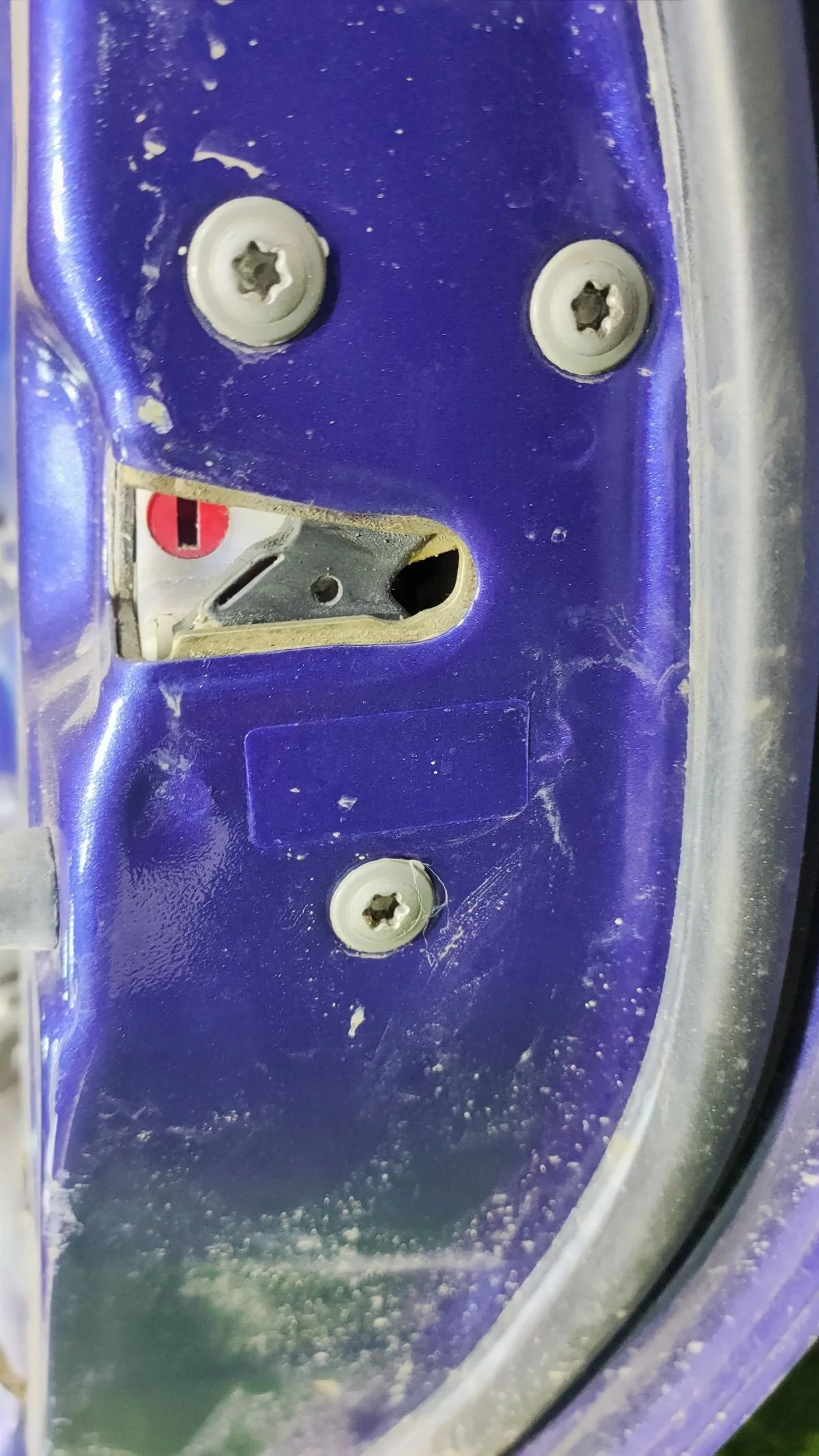 Замок двери задней правой для Toyota Avensis