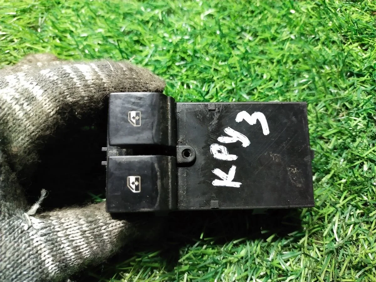 Блок управления стеклоподъемниками Chevrolet Cruze