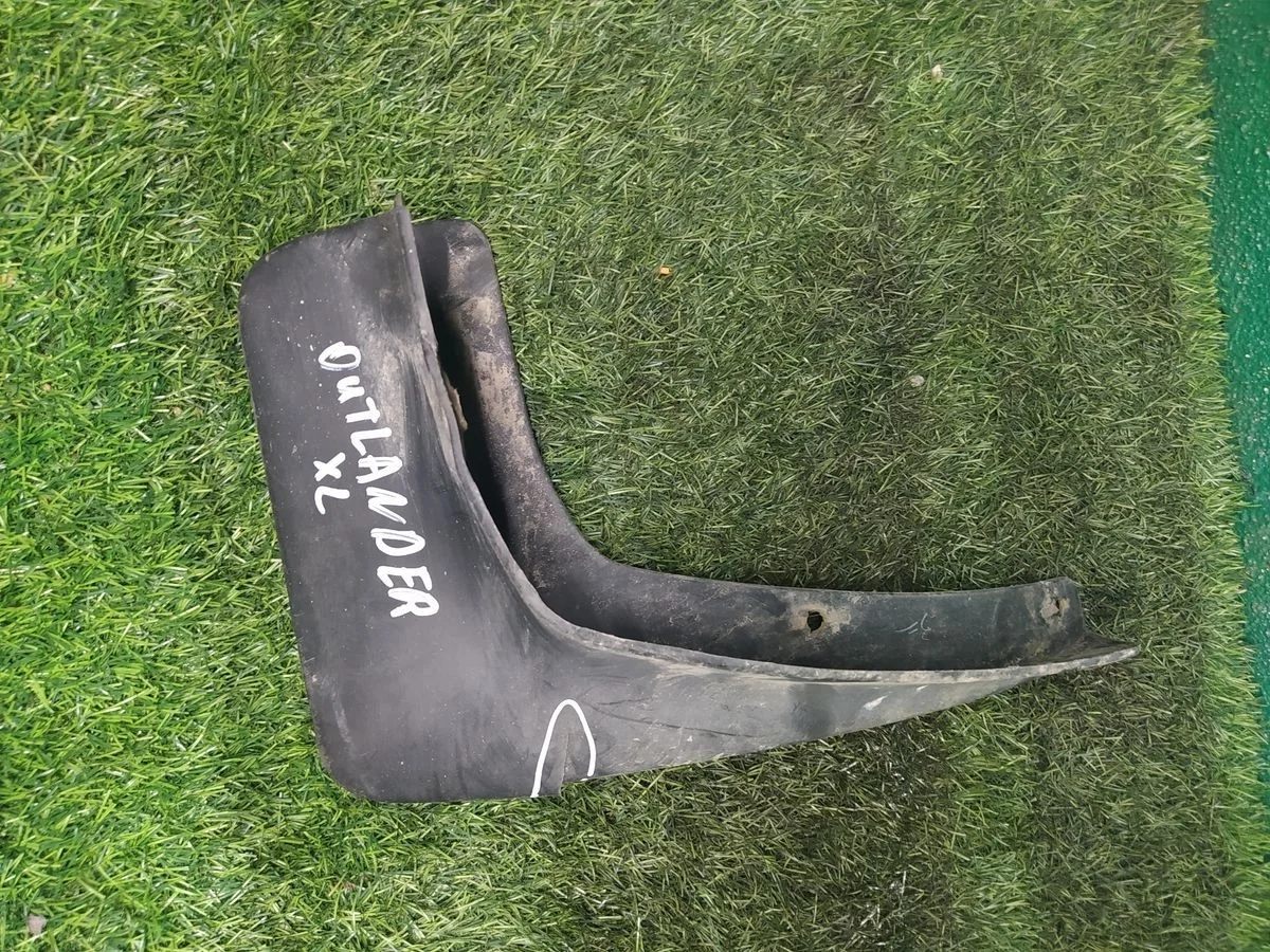 Брызговик задний правый Mitsubishi Outlander