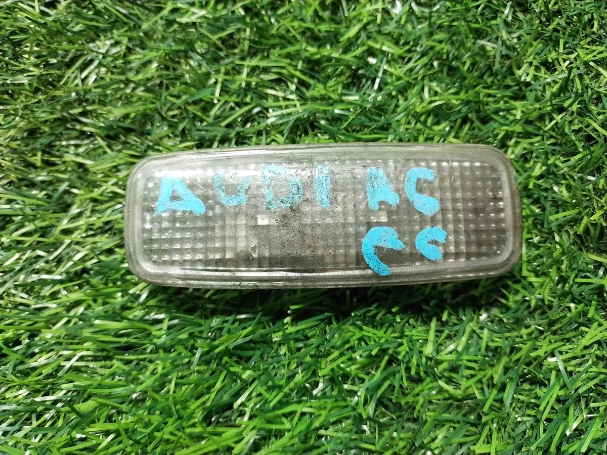 Плафон салонный Audi A6 Allroad Quattro C5 (2000—2006)