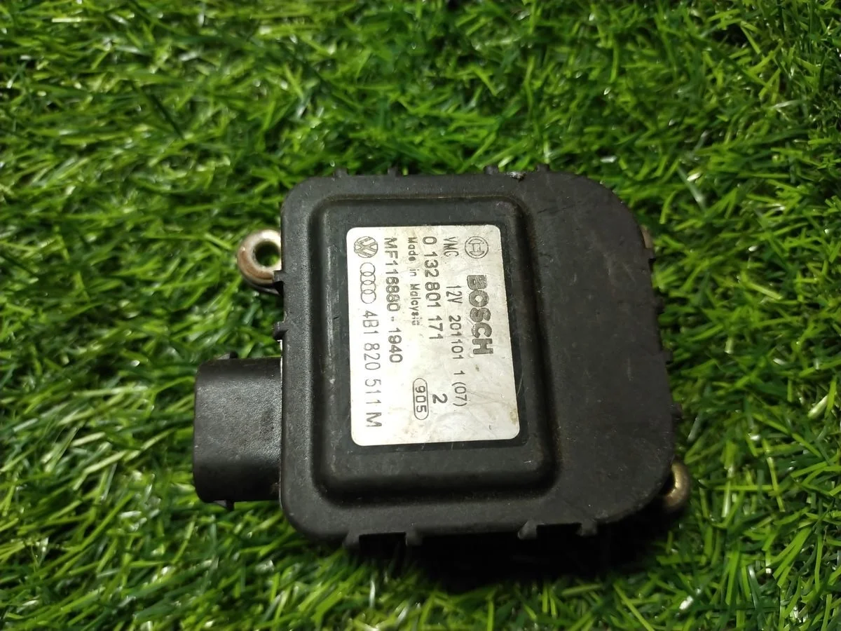 Моторчик заслонки отопителя Audi A6 (С5) II