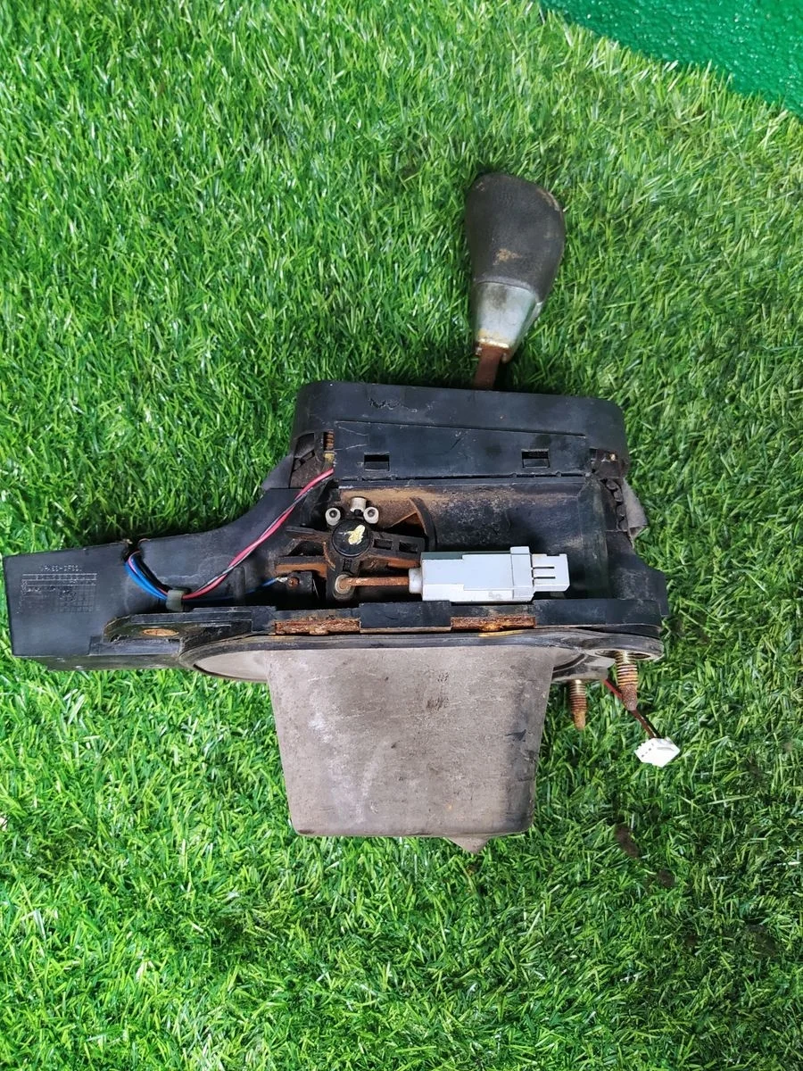 Селектор АКПП (кулиса) Nissan Almera Classic B10