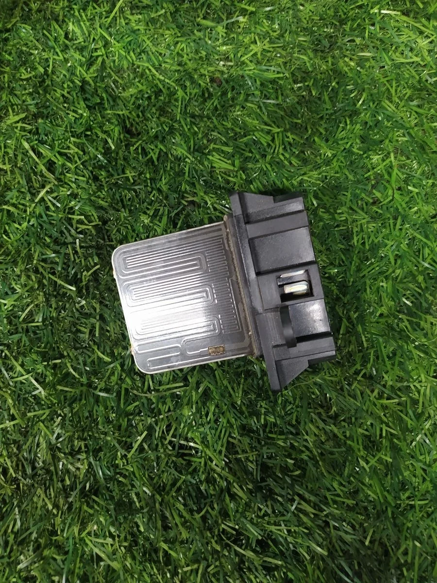 Резистор отопителя Nissan Almera (N16) II