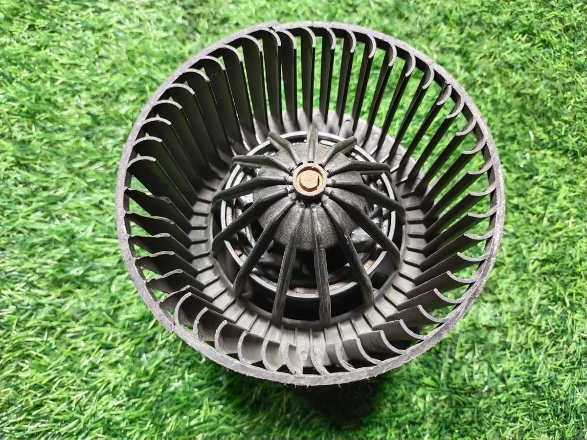 Мотор печки Skoda Octavia (A5) II