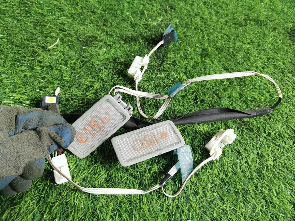 Плафон салонный для Toyota Corolla (E150) X