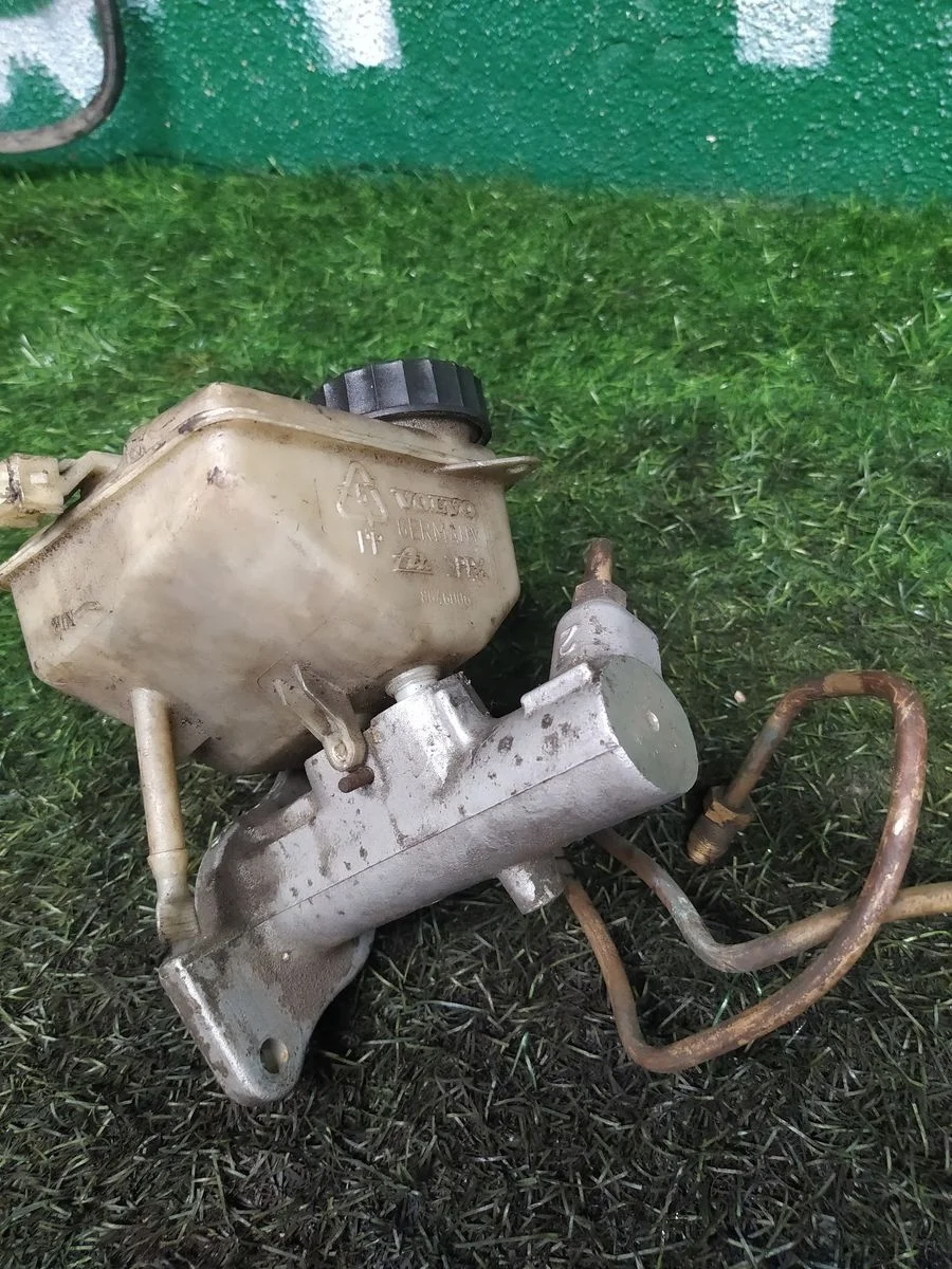 Цилиндр тормозной главный Volvo S80