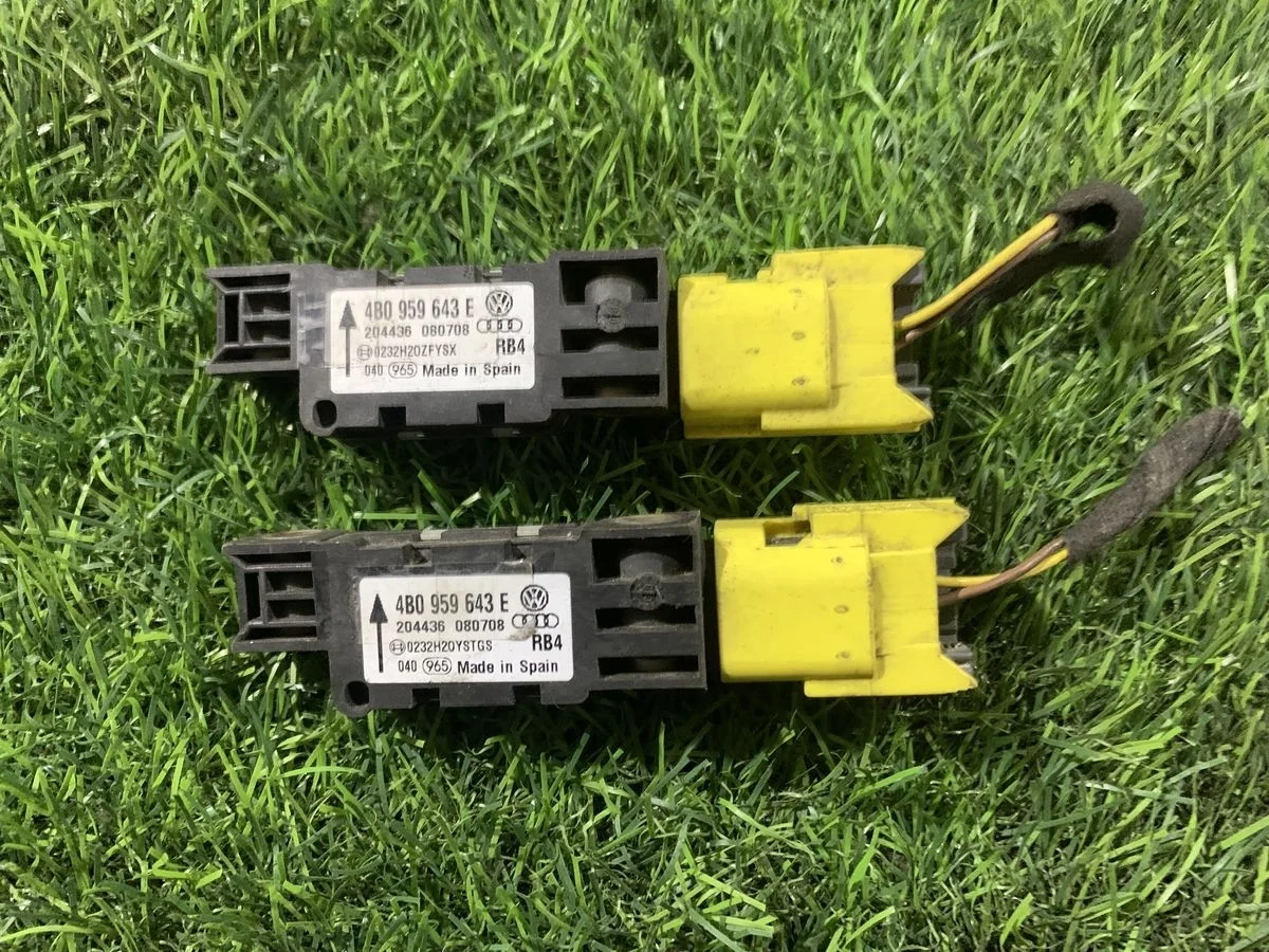 Датчик AirBag Volkswagen Touareg 1