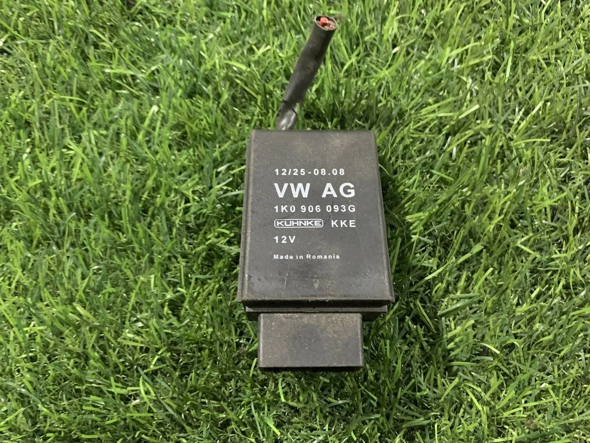 Реле бензонасоса Audi A3