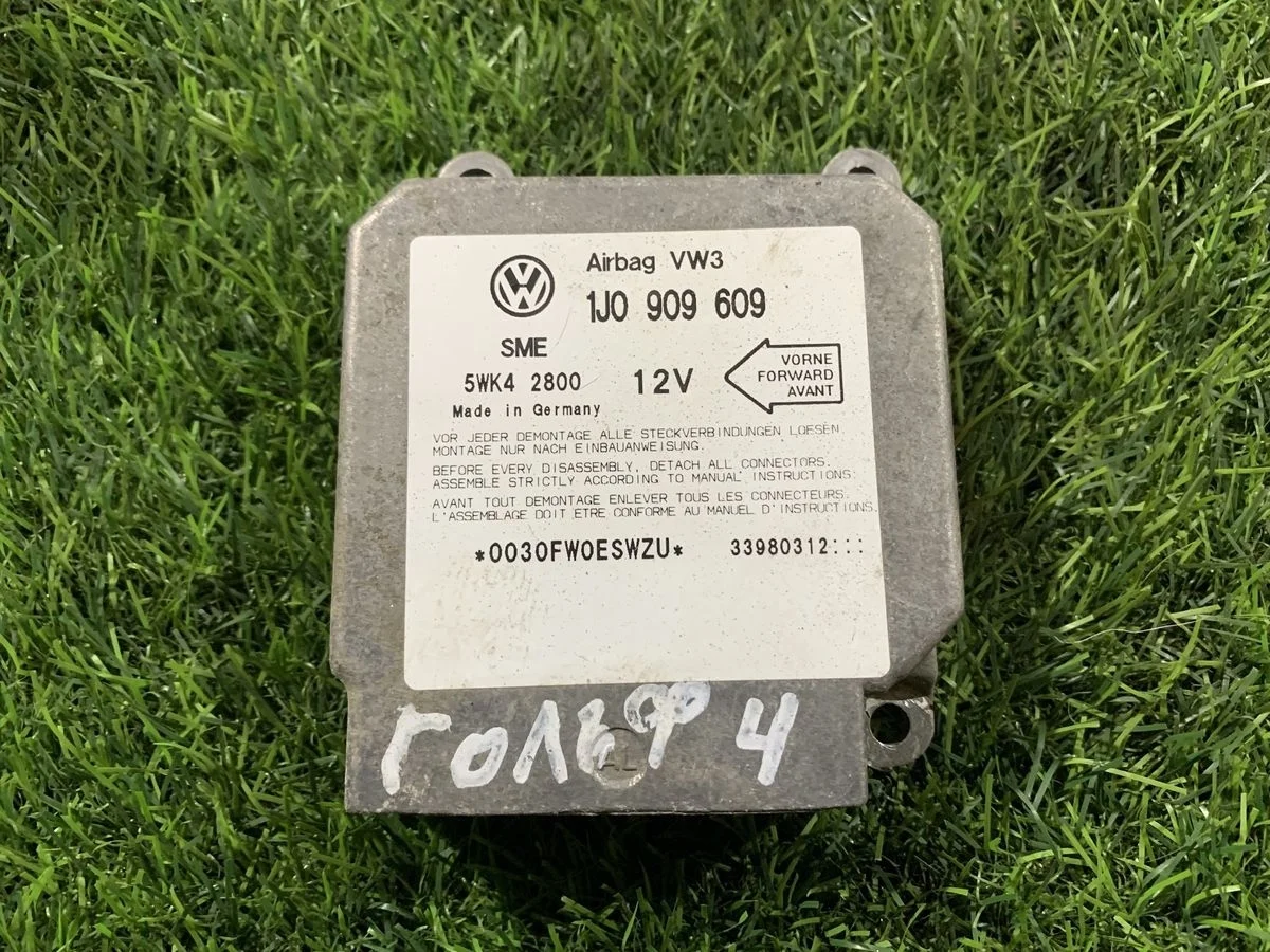 Блок управления AirBag Volkswagen Golf 4