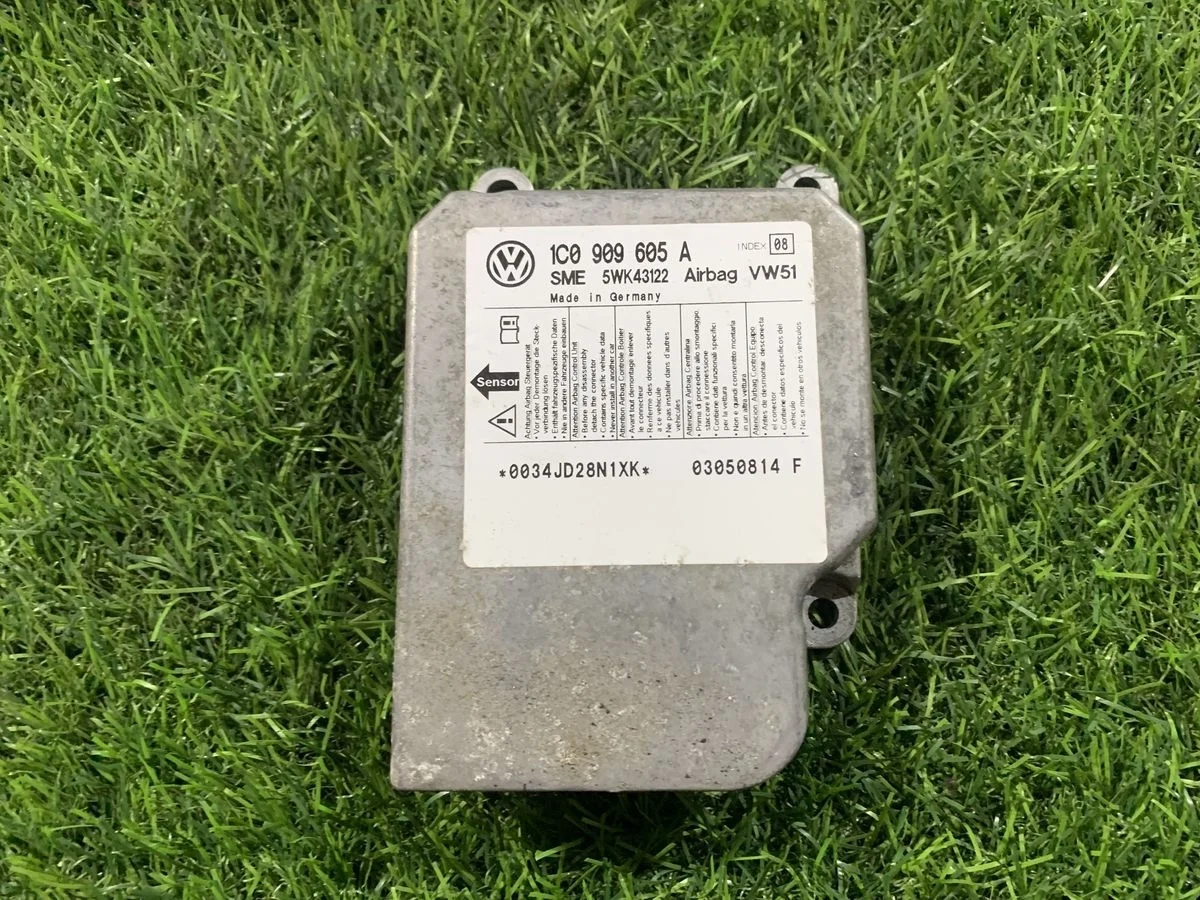 Блок управления AirBag Volkswagen Golf 4
