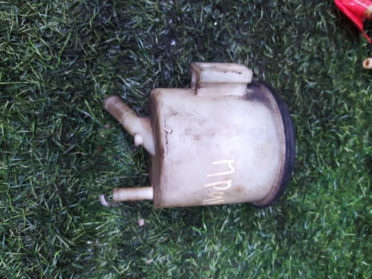 Бачок гидроусилителя Nissan Almera Classic B10