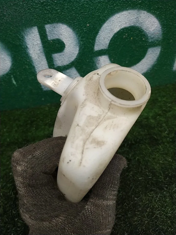 Бачок расширительный Mitsubishi Carisma I (1995—1999)