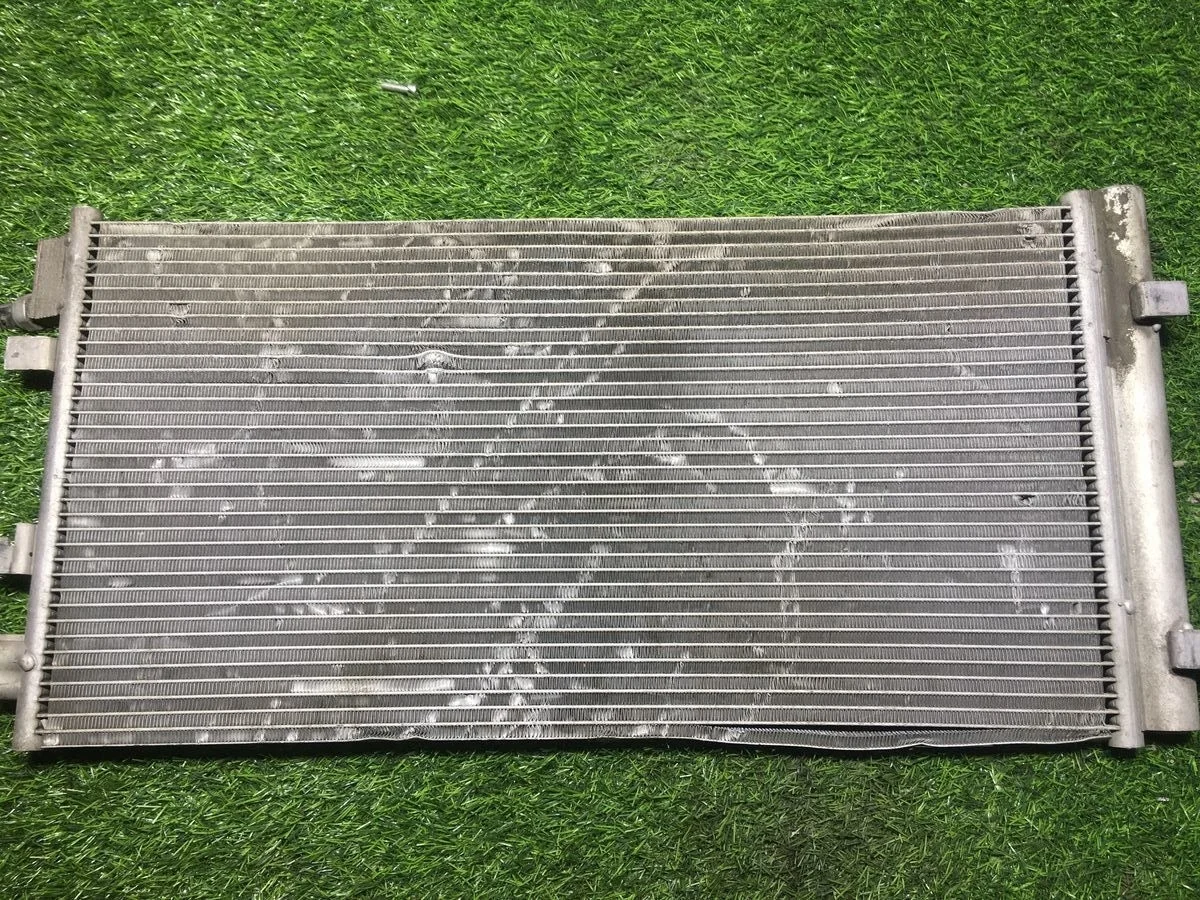 Радиатор кондиционера Renault Fluence 2010