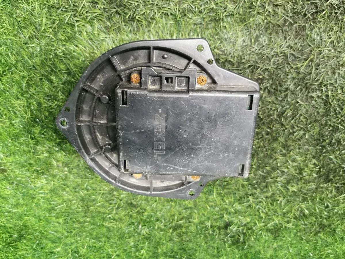 Моторчик печки Subaru Forester (SF) I