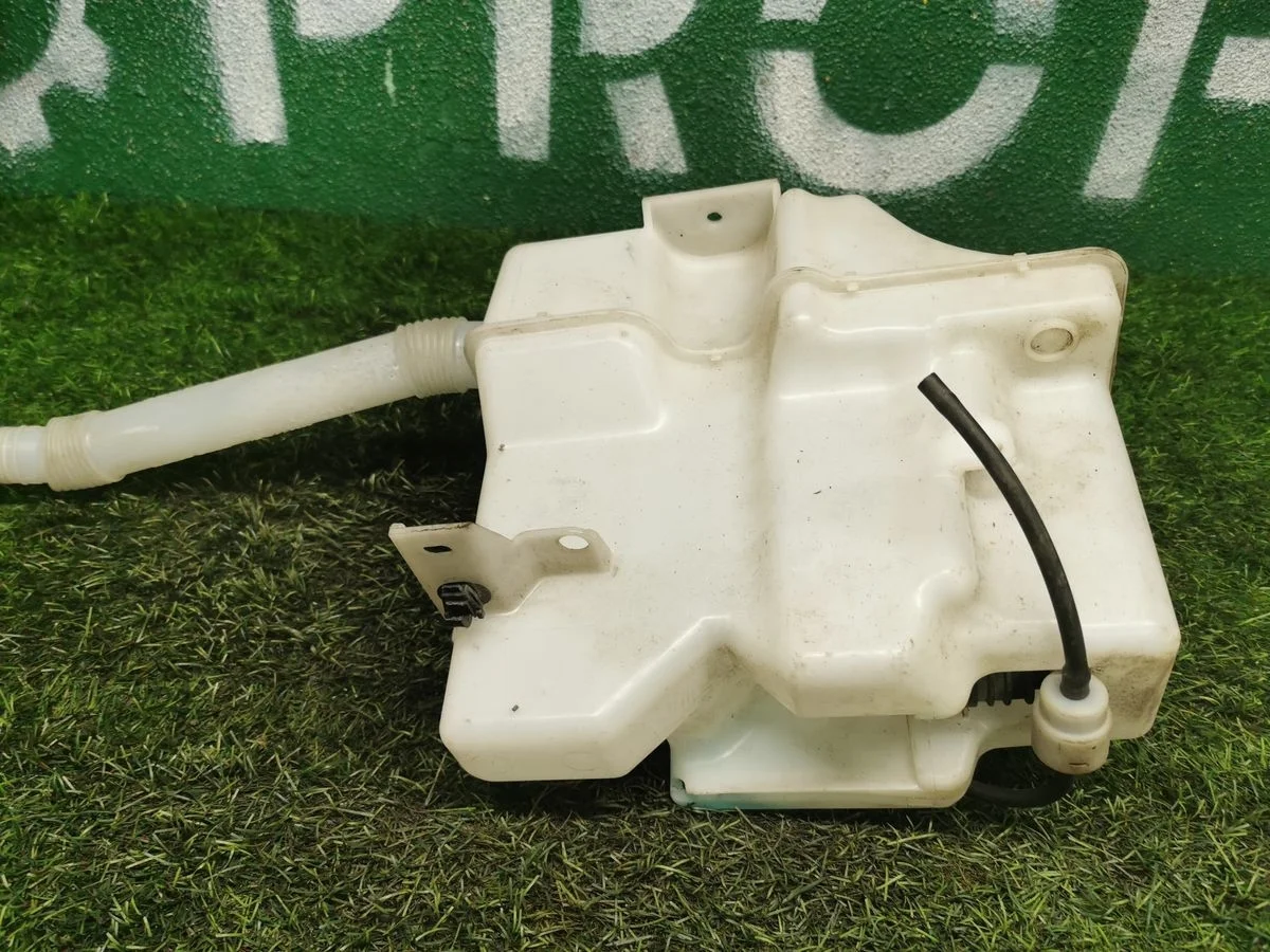 Бачок омывателя Mitsubishi Outlander (CW0W) II