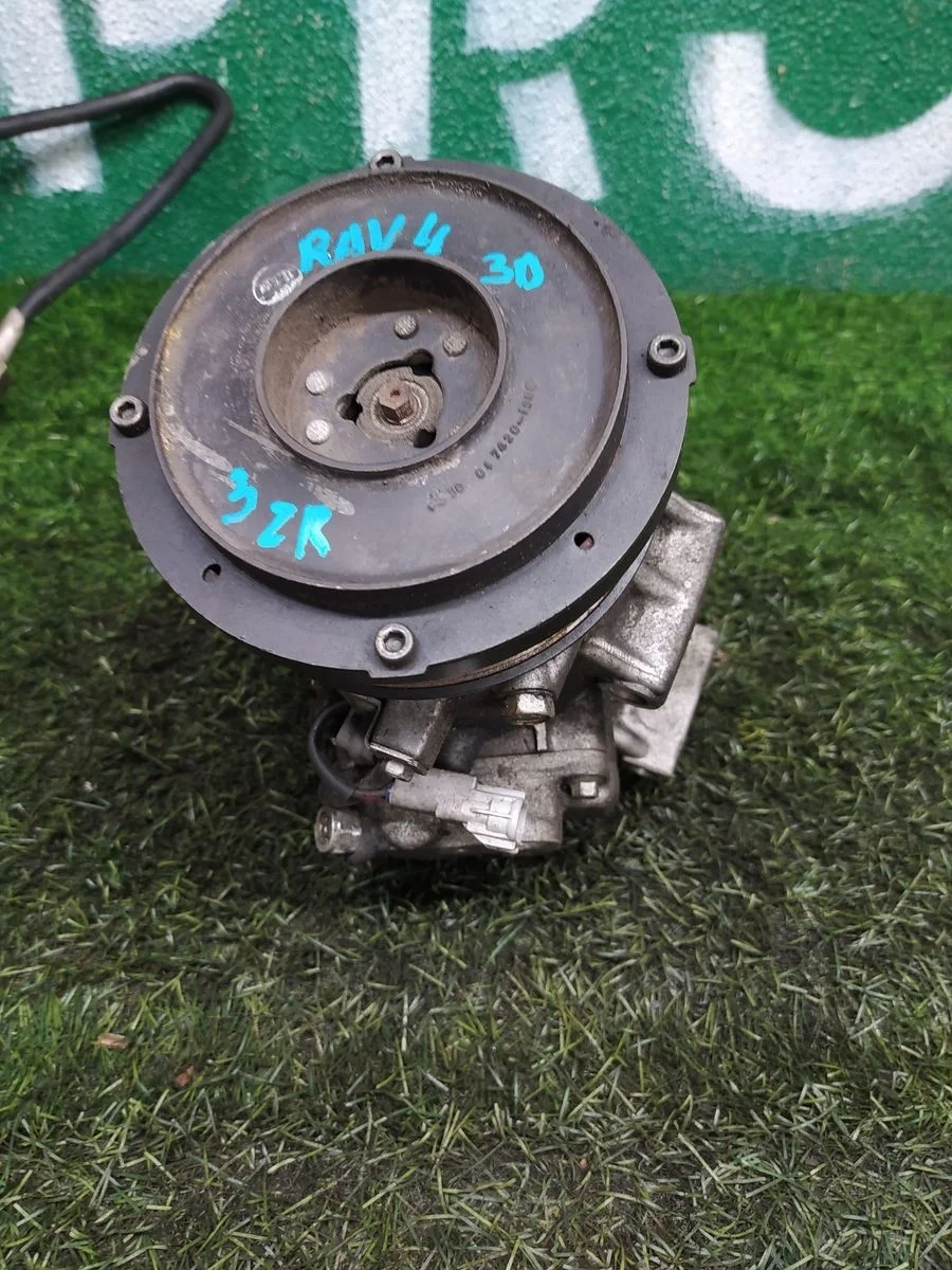 Компрессор кондиционера Toyota RAV4