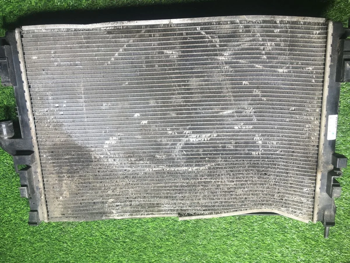 Радиатор охлаждения для Renault Sandero 2009