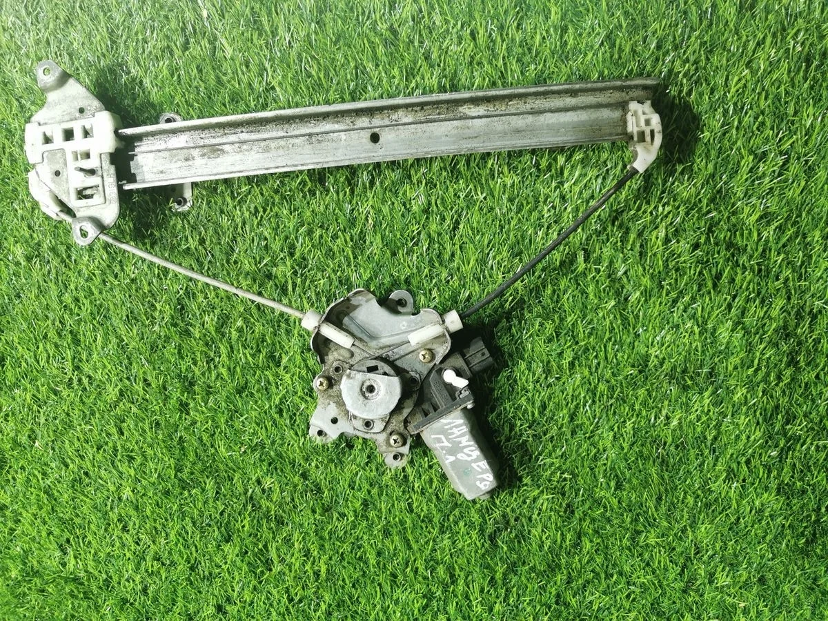 Стеклоподъемник  П.Л. Mitsubishi Lancer IX