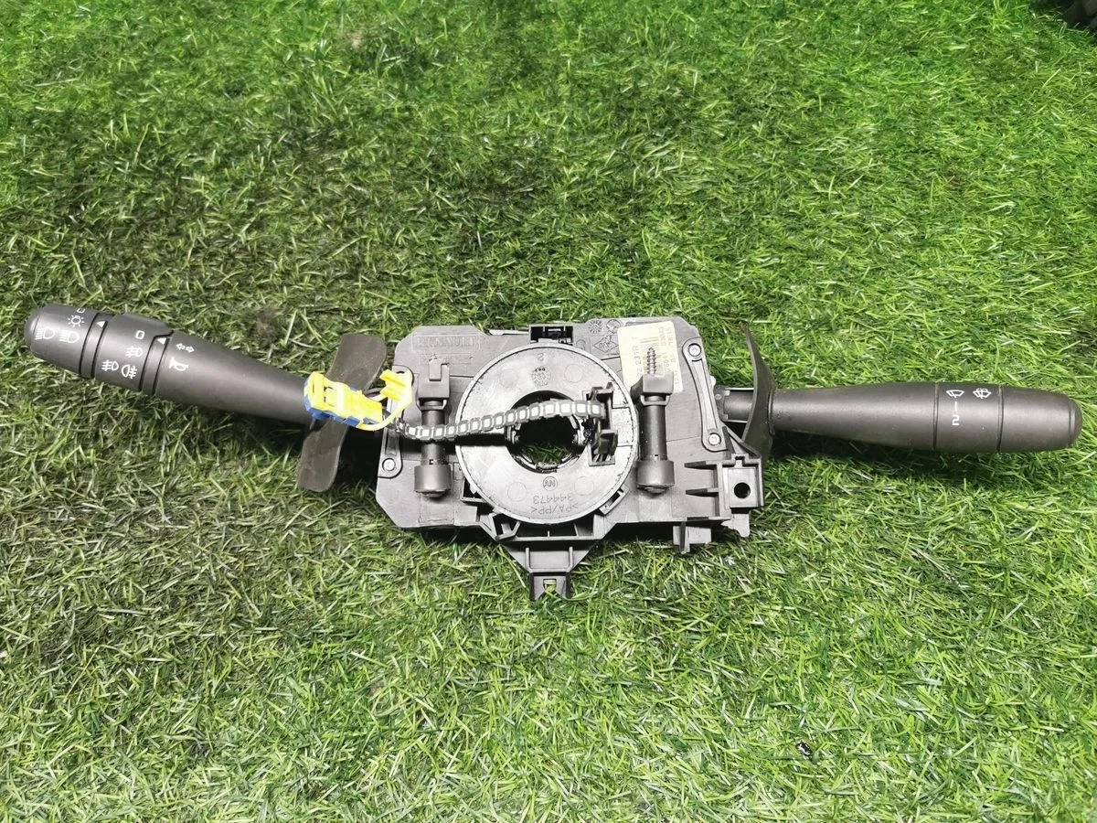 Подрулевой переключатель стеклоочистителя Nissan