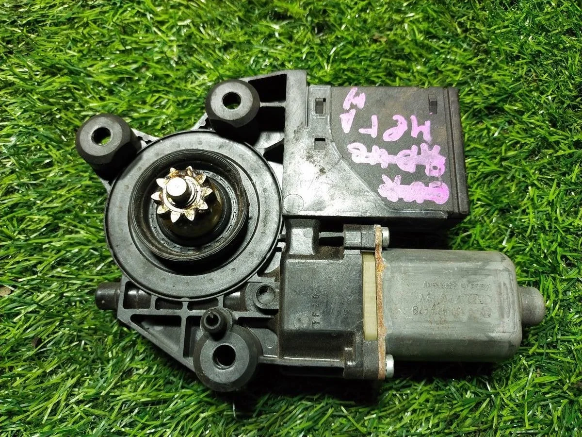 Моторчик стеклоподъемника Renault Megane III