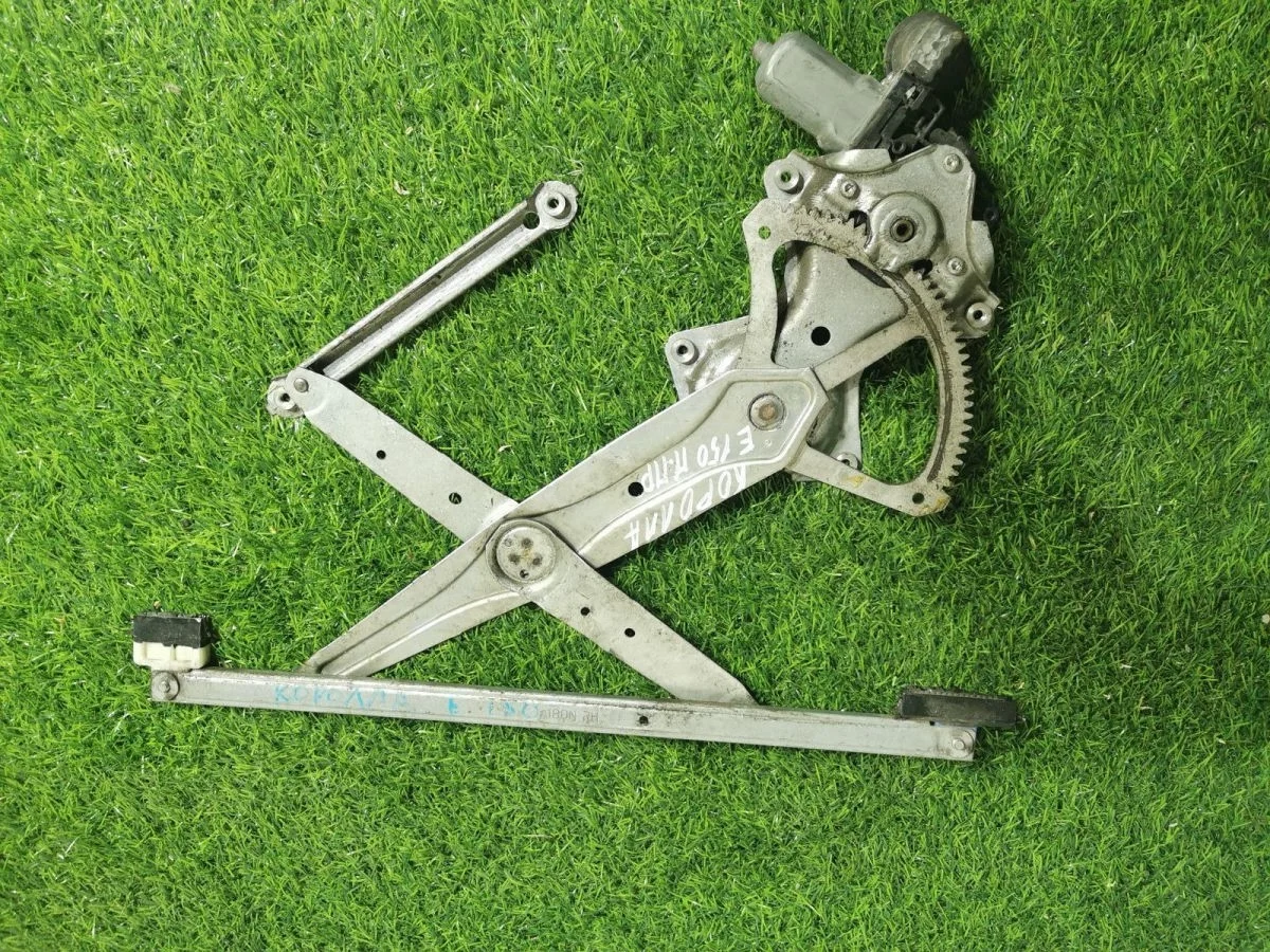 Стеклоподъёмник электр. передний пр. Toyota