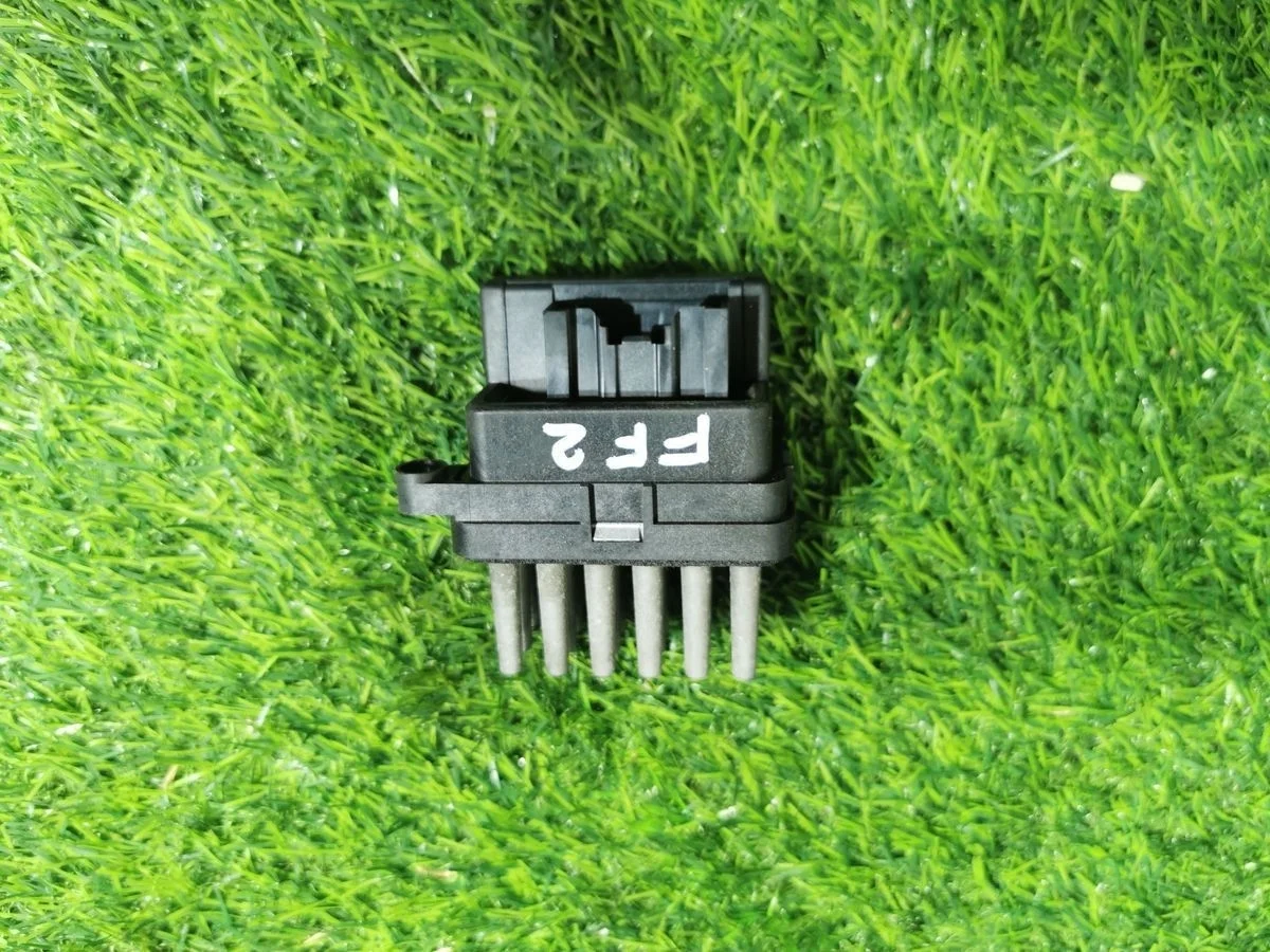 Резистор отопителя  Ford Focus 2