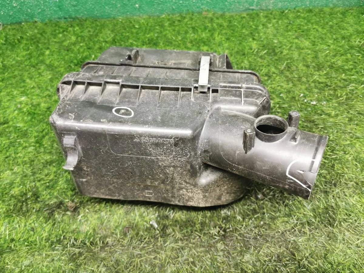 Корпус воздушного фильтра Mitsubishi Outlander II