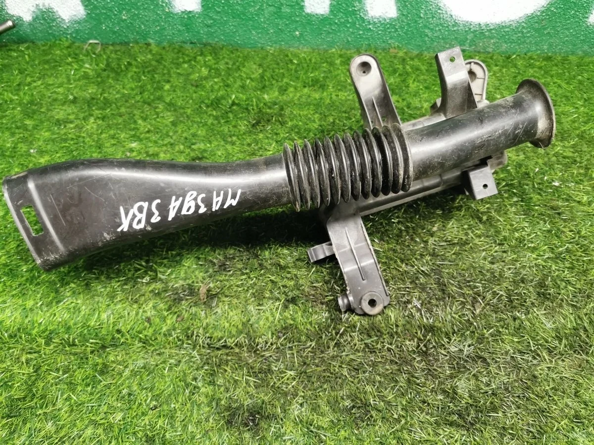 Воздухозаборника Mazda 3 (BK) I