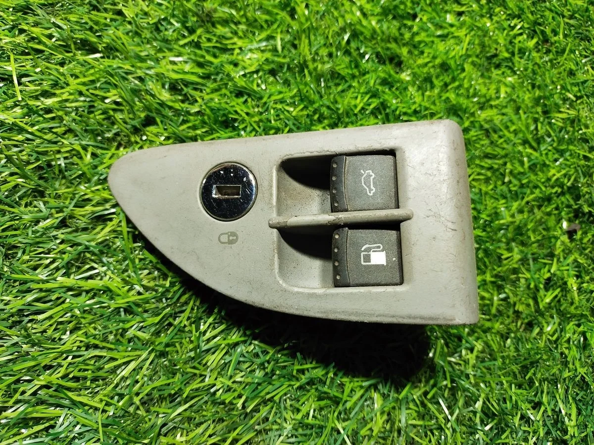 Блок кнопок Volkswagen Passat (B5.5) V